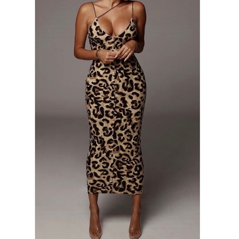 NEW| Leopard Print Bodycon Dress - Picture 4 of 4